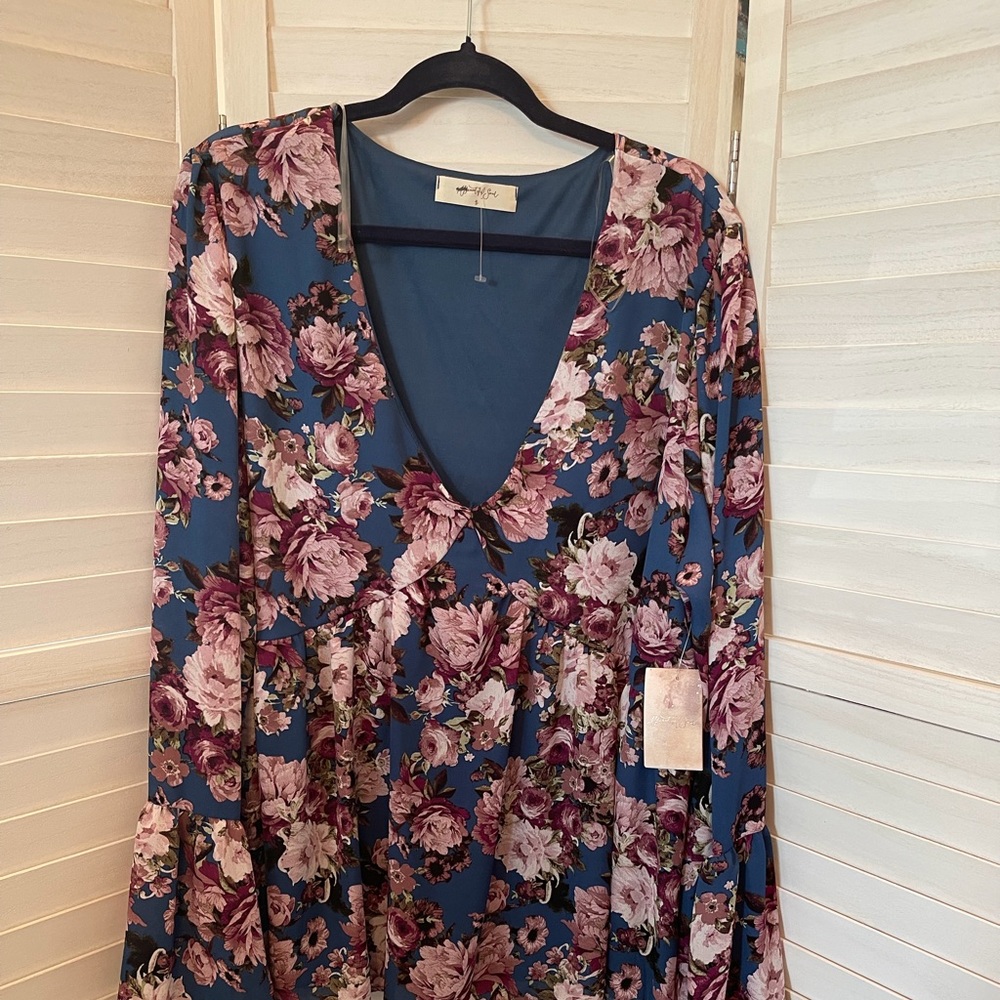 NWT Altar’d State aka A Beautiful Soul floral top size B or 18/20